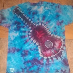 A guitar tie-dye